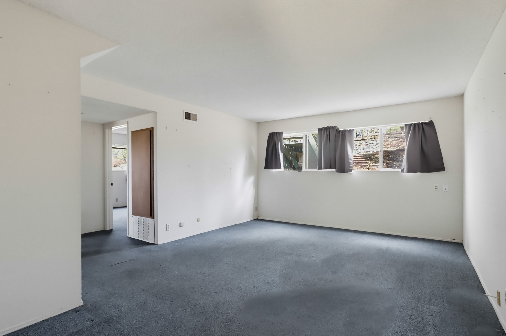 Virtual tour photo 34 of 61 for 631 Gretchen Rd