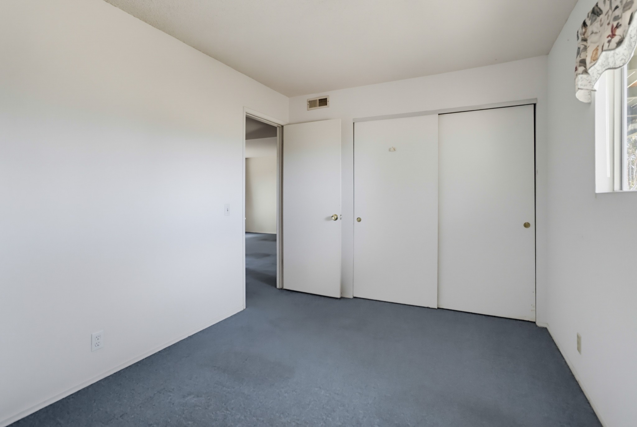 Virtual tour photo 41 of 61 for 631 Gretchen Rd