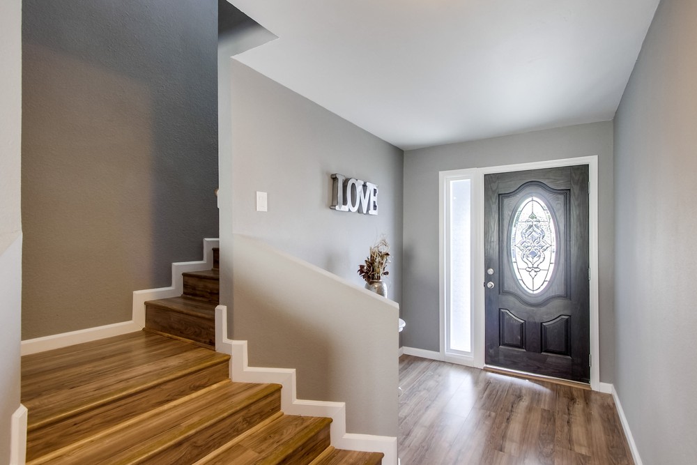Virtual tour photo 10 of 68 for 631 Meadowbrook Dr