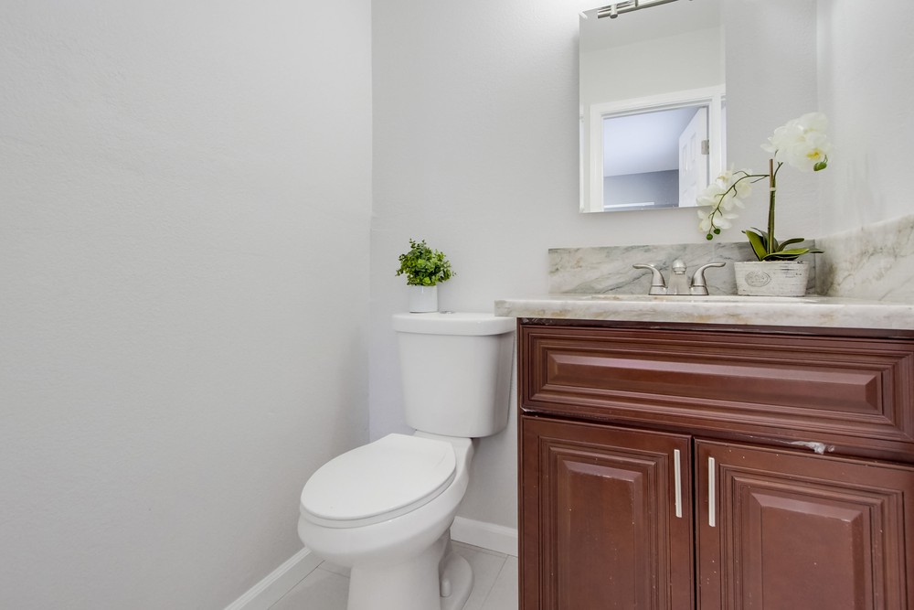 Virtual tour photo 25 of 68 for 631 Meadowbrook Dr