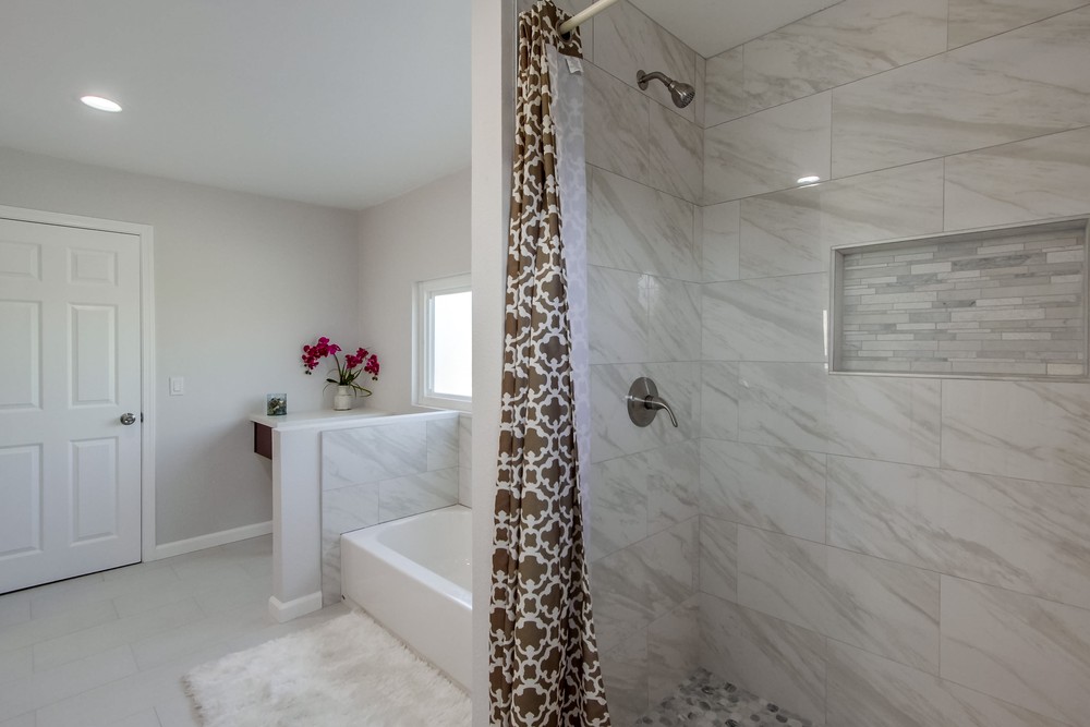 Virtual tour photo 35 of 68 for 631 Meadowbrook Dr