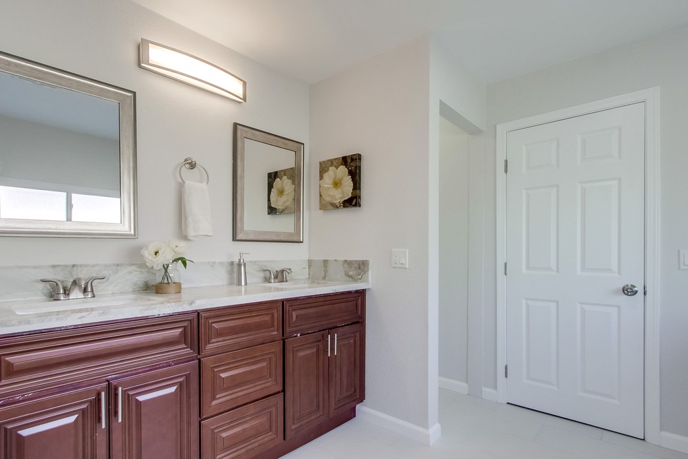 Virtual tour photo 36 of 68 for 631 Meadowbrook Dr