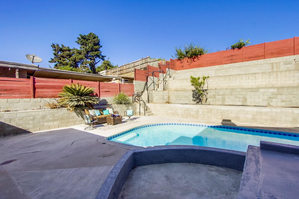 Virtual tour photo 53 of 68 for 631 Meadowbrook Dr