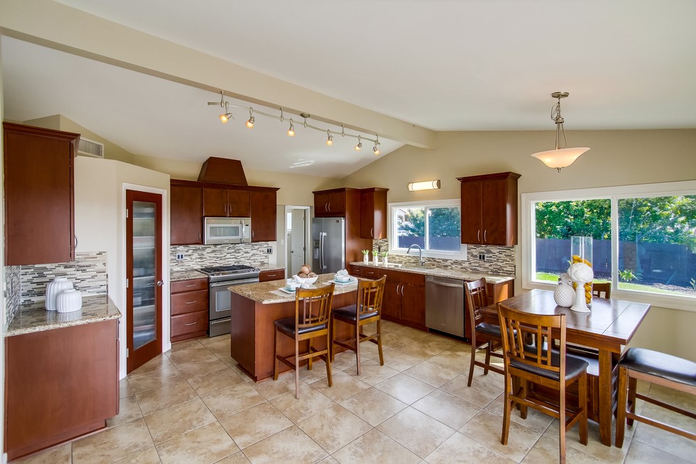 Virtual tour photo 8 of 32 for 6318 Birchwood St
