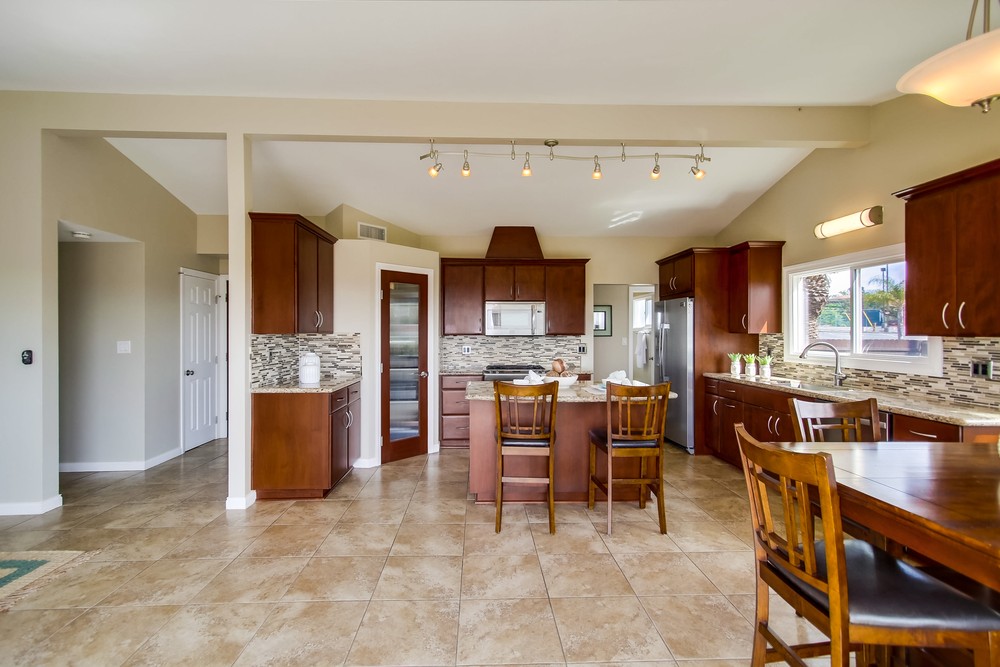 Virtual tour photo 9 of 32 for 6318 Birchwood St