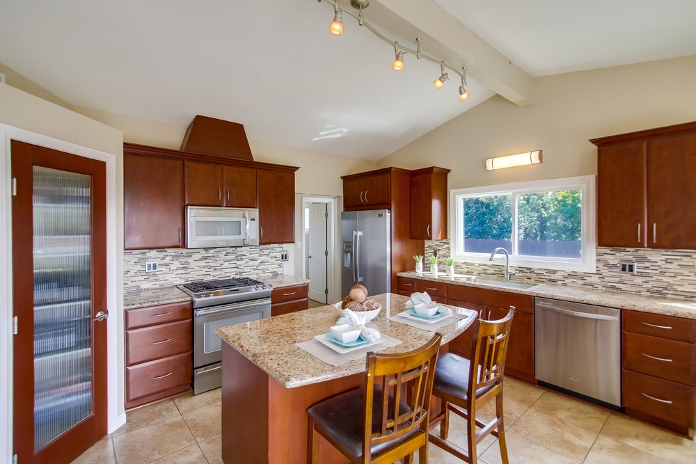 Virtual tour photo 12 of 32 for 6318 Birchwood St