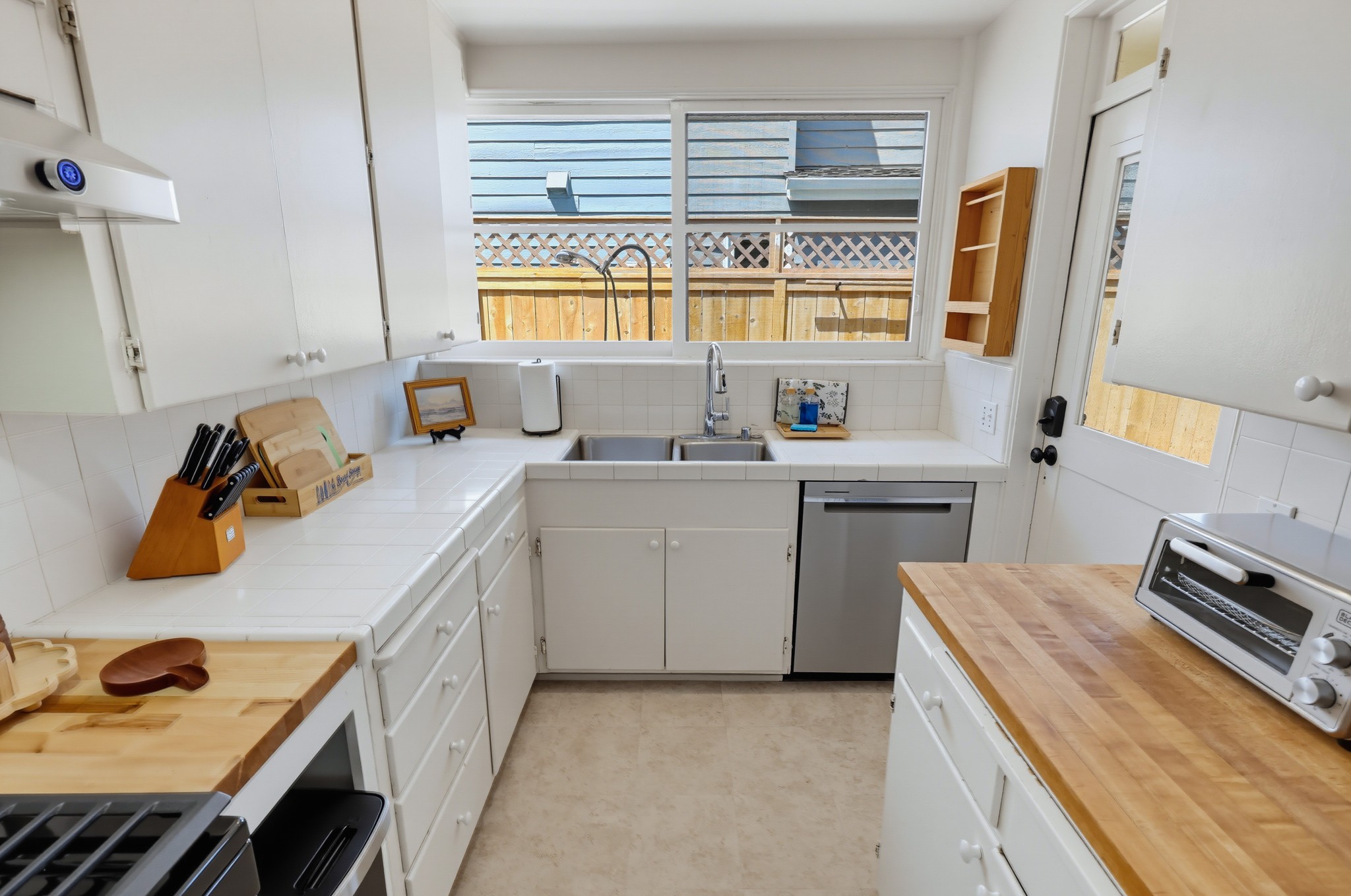 Virtual tour photo 22 of 84 for 6330 Avenida Cresta