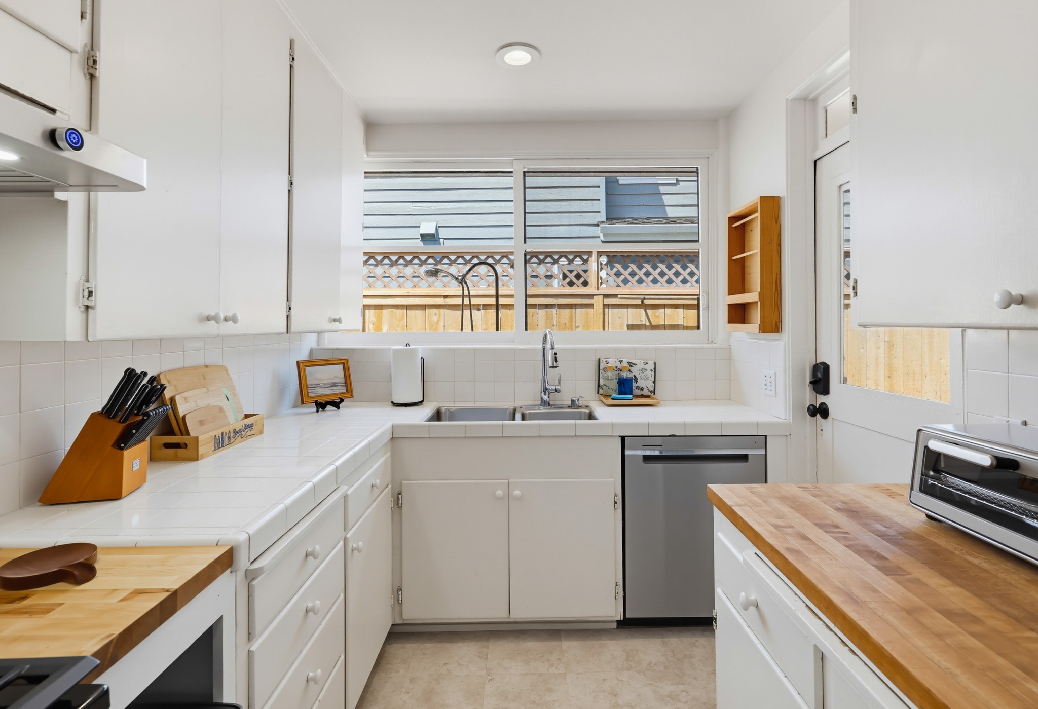 Virtual tour photo 23 of 84 for 6330 Avenida Cresta
