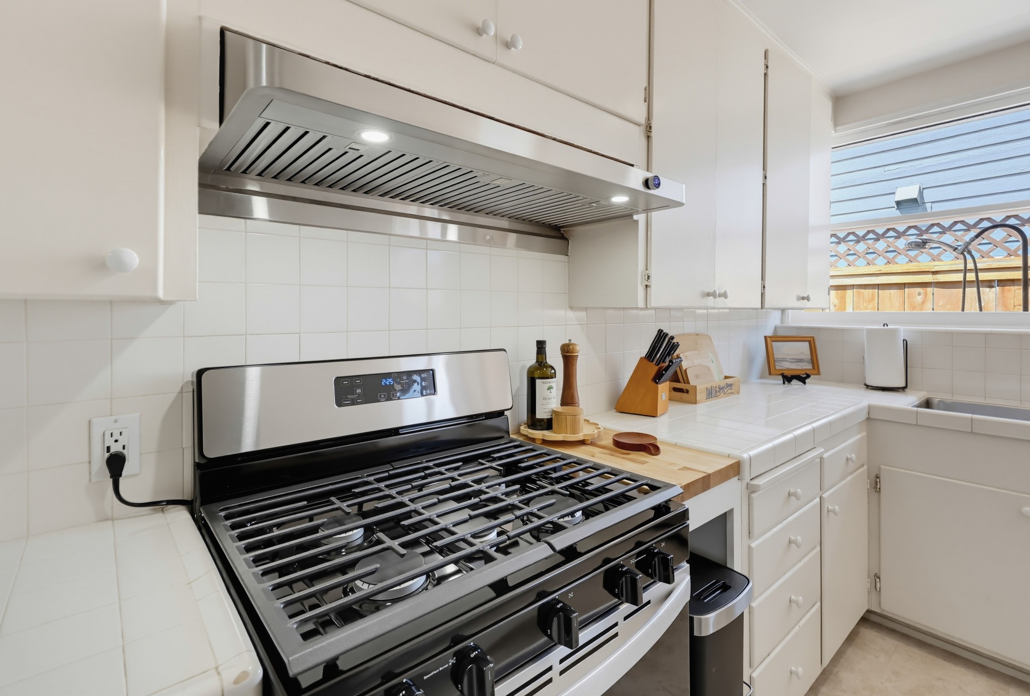 Virtual tour photo 24 of 84 for 6330 Avenida Cresta