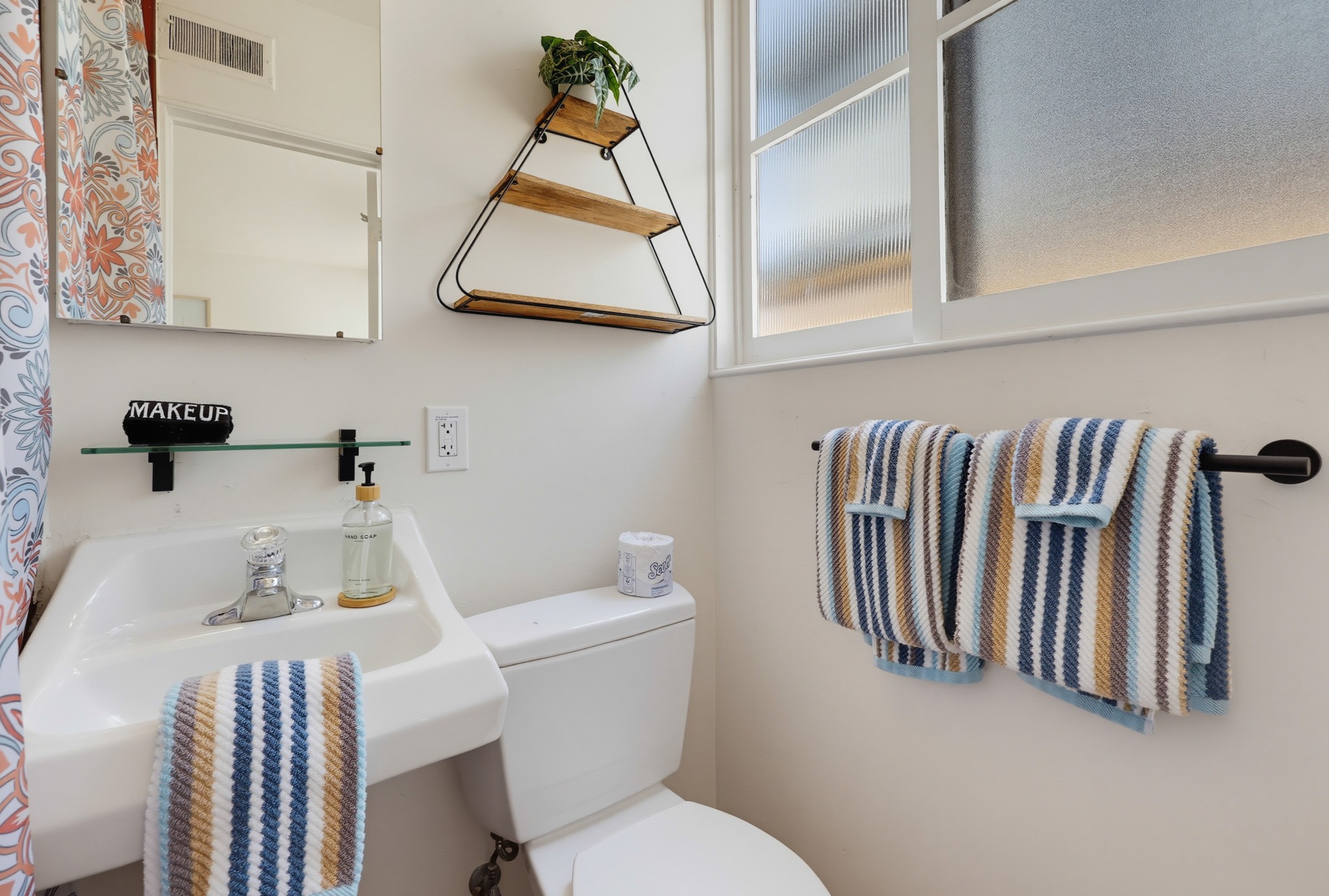Virtual tour photo 58 of 84 for 6330 Avenida Cresta