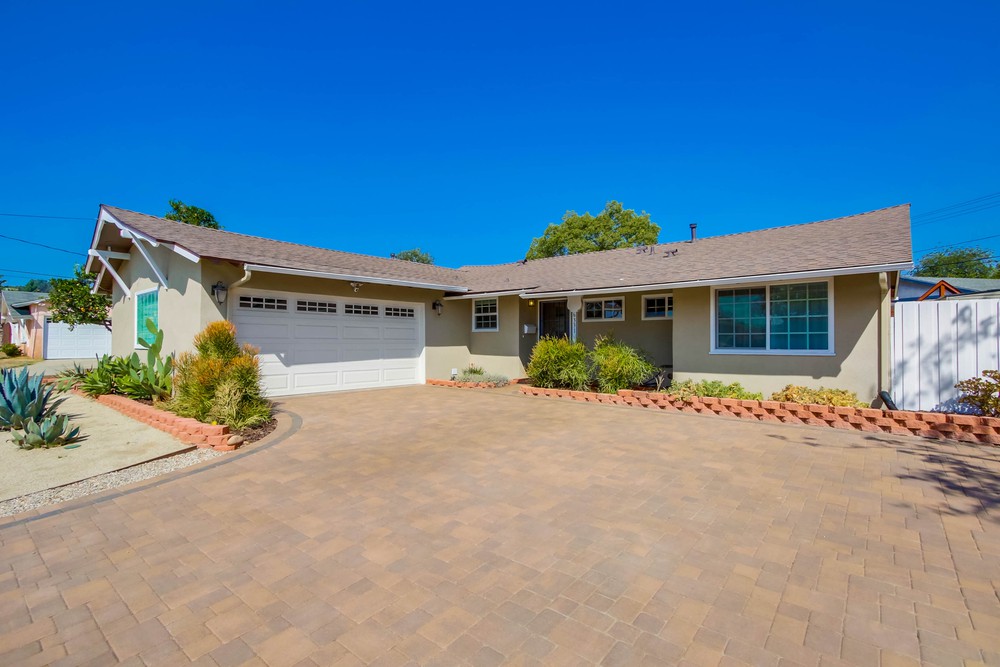 Virtual tour photo 5 of 44 for 6331 Arms Lake Ave