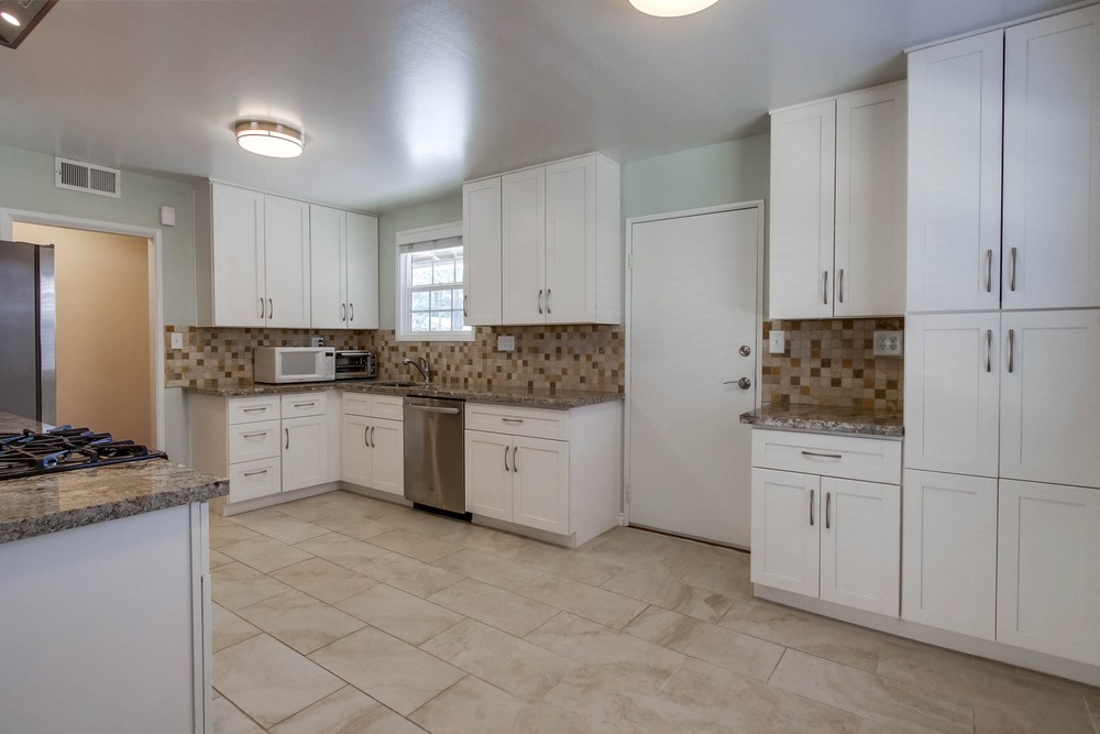 Virtual tour photo 11 of 44 for 6331 Arms Lake Ave