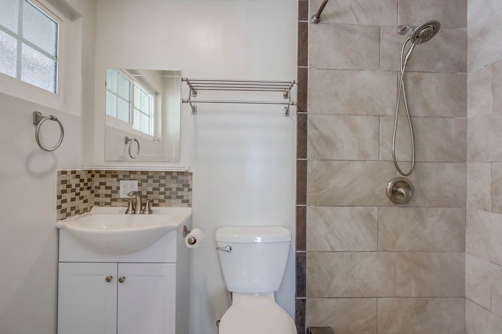 Virtual tour photo 22 of 44 for 6331 Arms Lake Ave