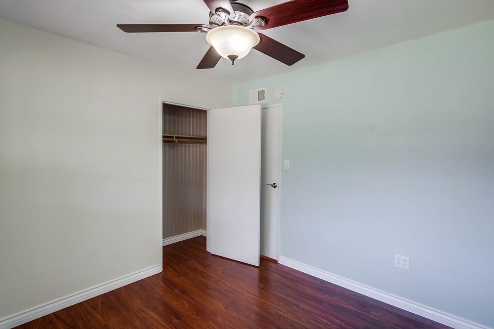 Virtual tour photo 26 of 44 for 6331 Arms Lake Ave