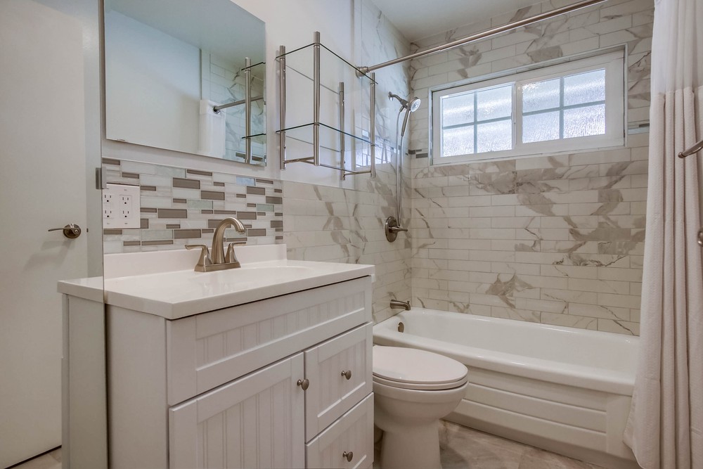 Virtual tour photo 31 of 44 for 6331 Arms Lake Ave