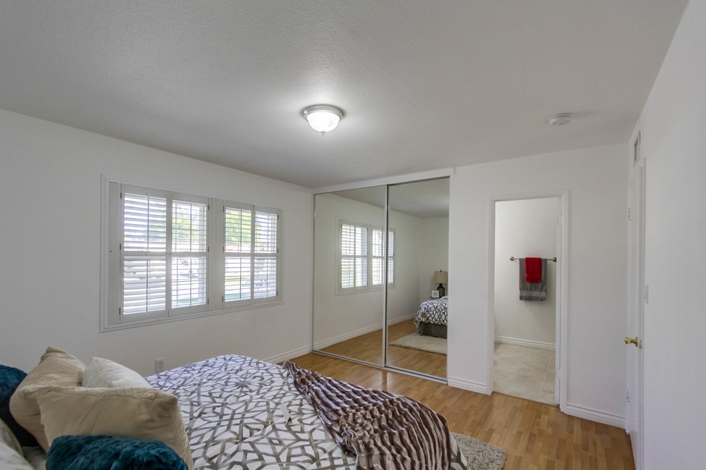 Virtual tour photo 27 of 44 for 6332 E Lake Dr