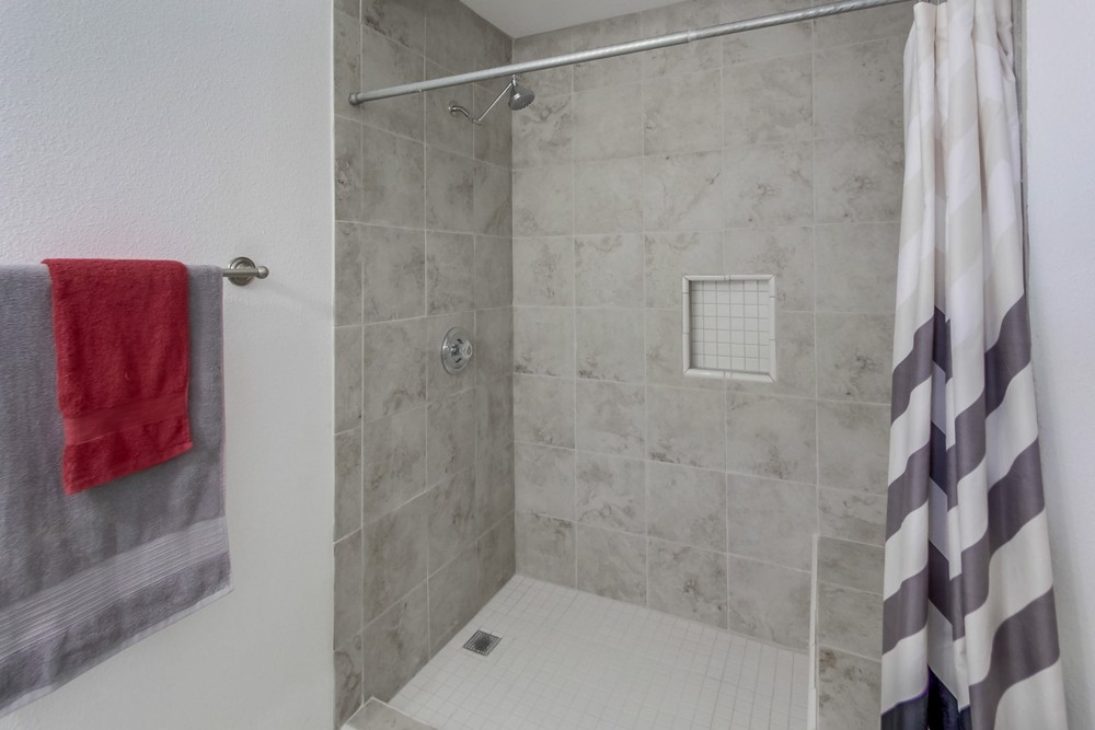 Virtual tour photo 29 of 44 for 6332 E Lake Dr