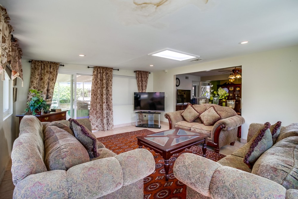 Virtual tour photo 11 of 37 for 6332 E Lake Dr