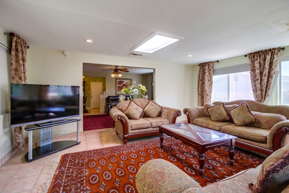Virtual tour photo 12 of 37 for 6332 E Lake Dr