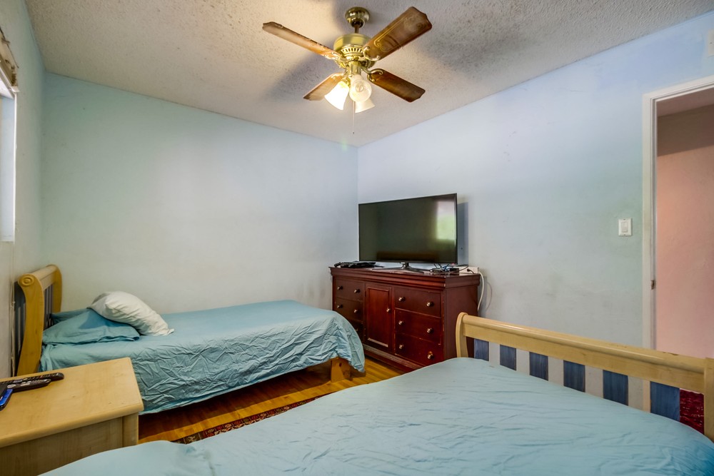 Virtual tour photo 25 of 37 for 6332 E Lake Dr