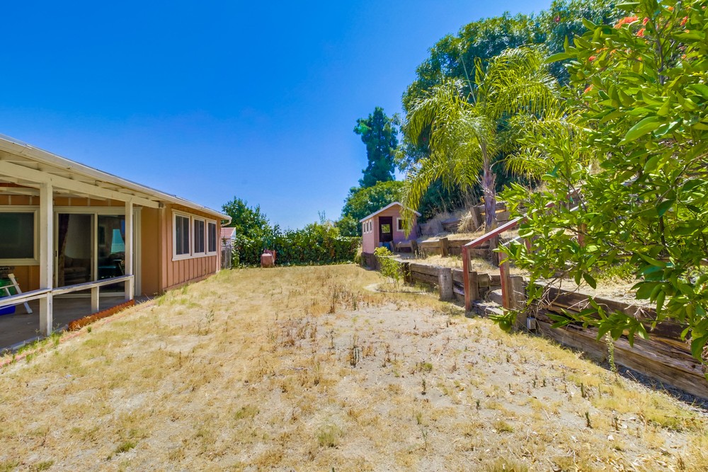 Virtual tour photo 34 of 37 for 6332 E Lake Dr