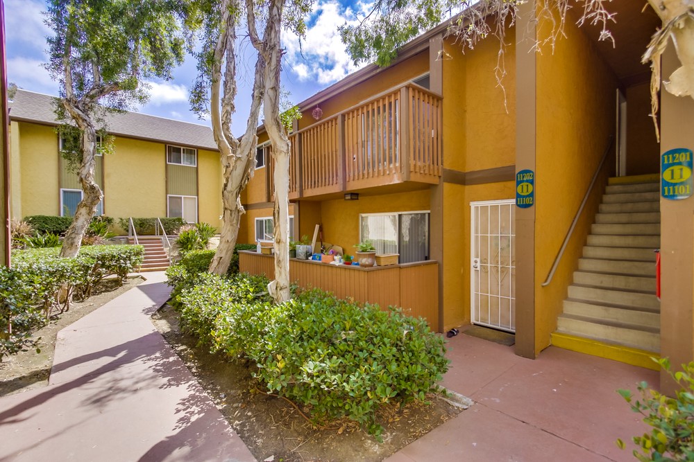 Virtual tour photo 3 of 35 for 6333 College Grove Dr