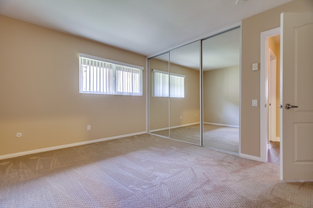 Virtual tour photo 19 of 35 for 6333 College Grove Dr