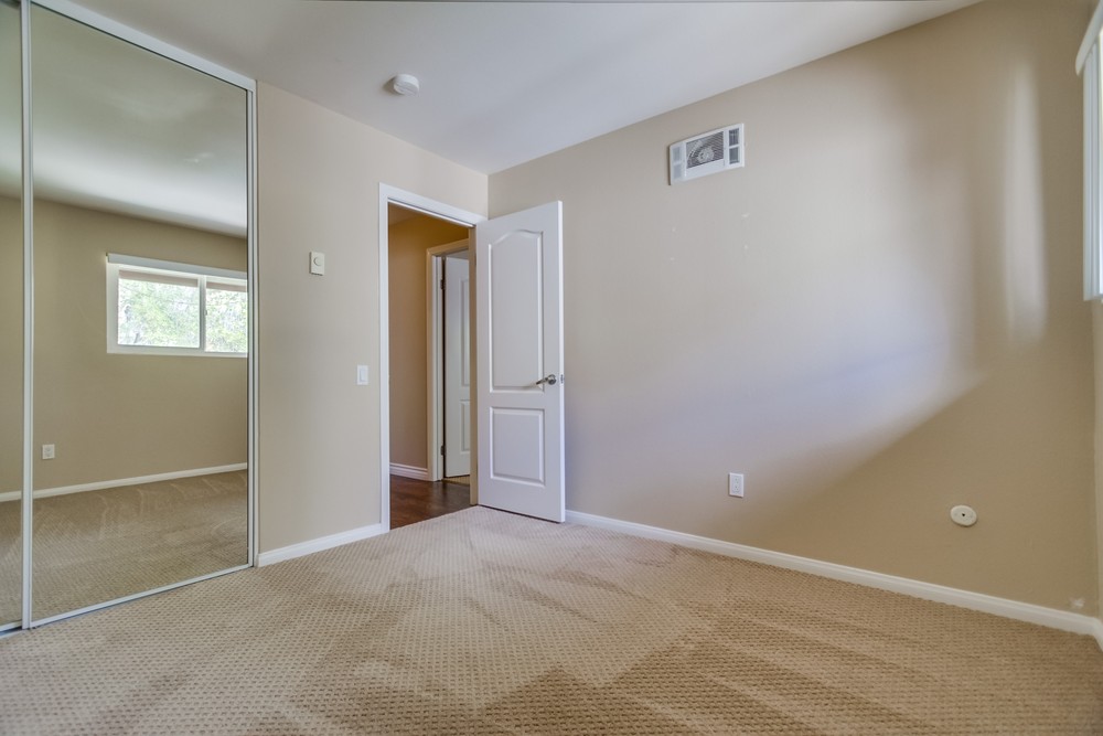 Virtual tour photo 26 of 35 for 6333 College Grove Dr