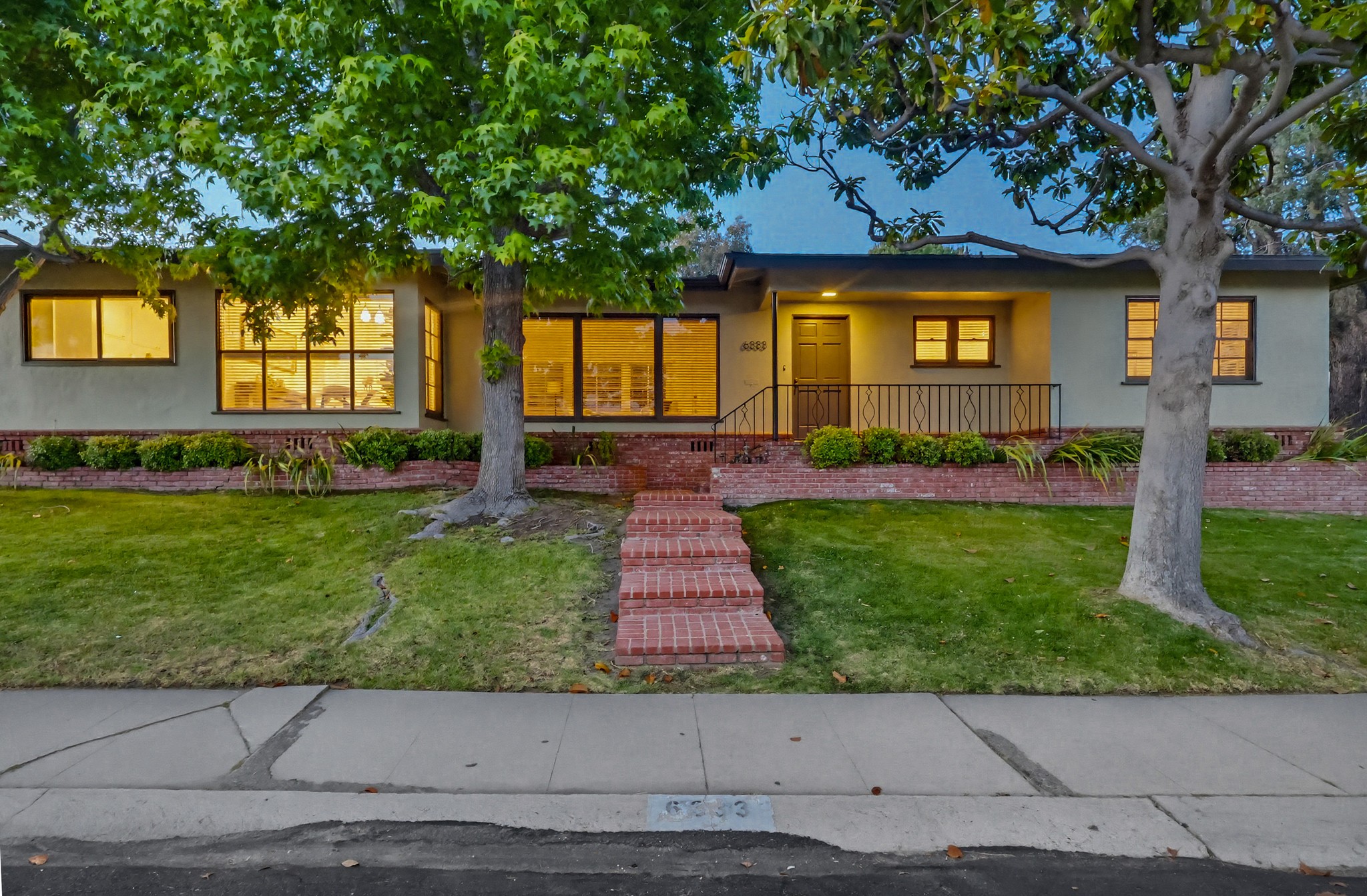 Virtual tour photo 1 of 101 for 6333 W 77th St