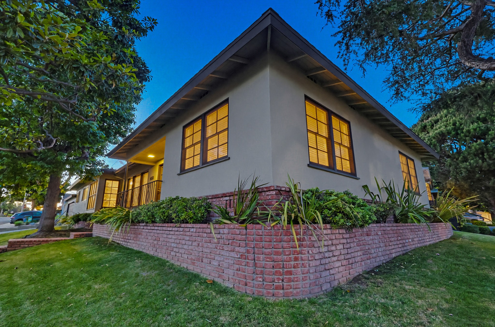 Virtual tour photo 7 of 101 for 6333 W 77th St