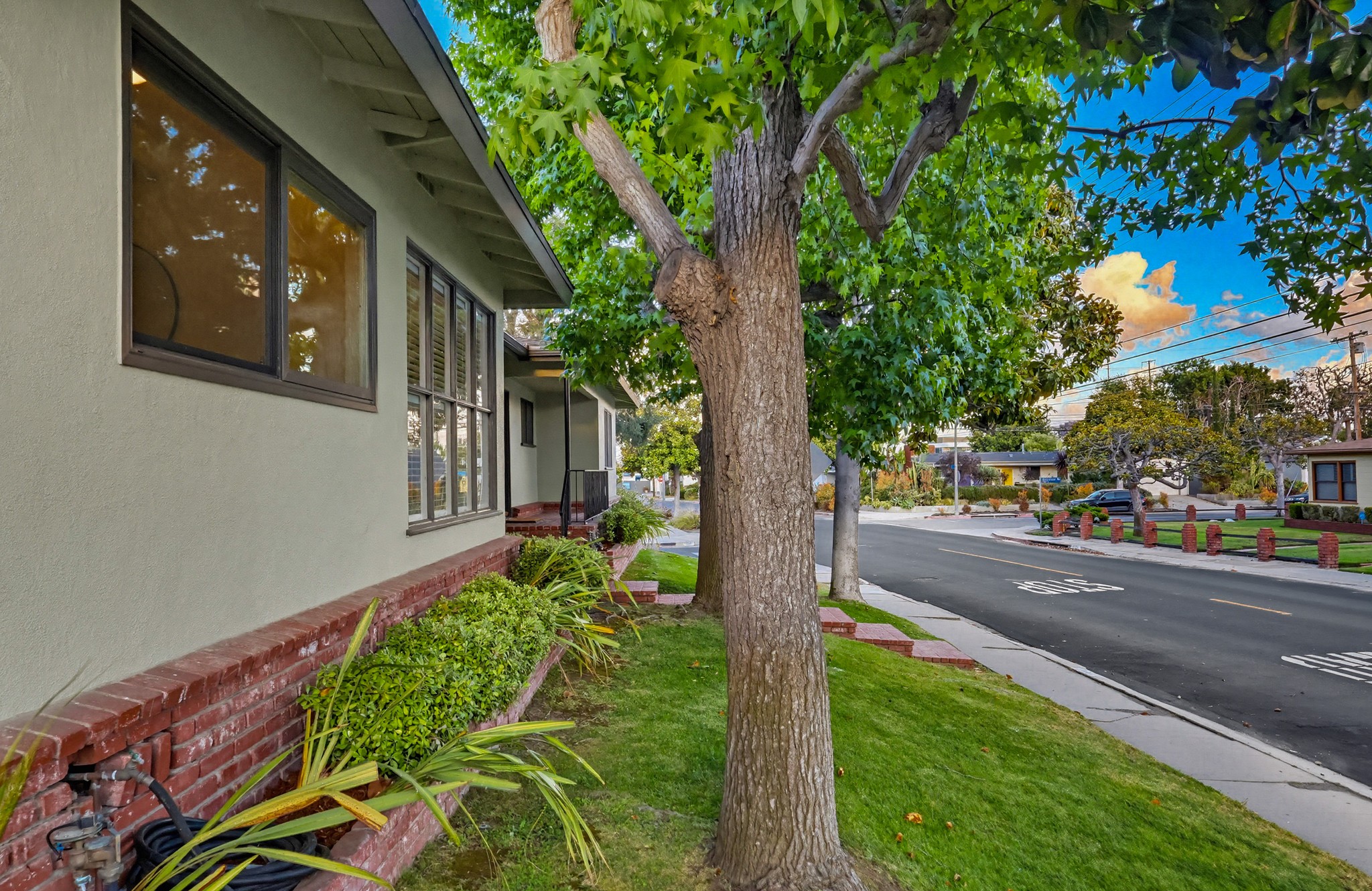Virtual tour photo 9 of 101 for 6333 W 77th St