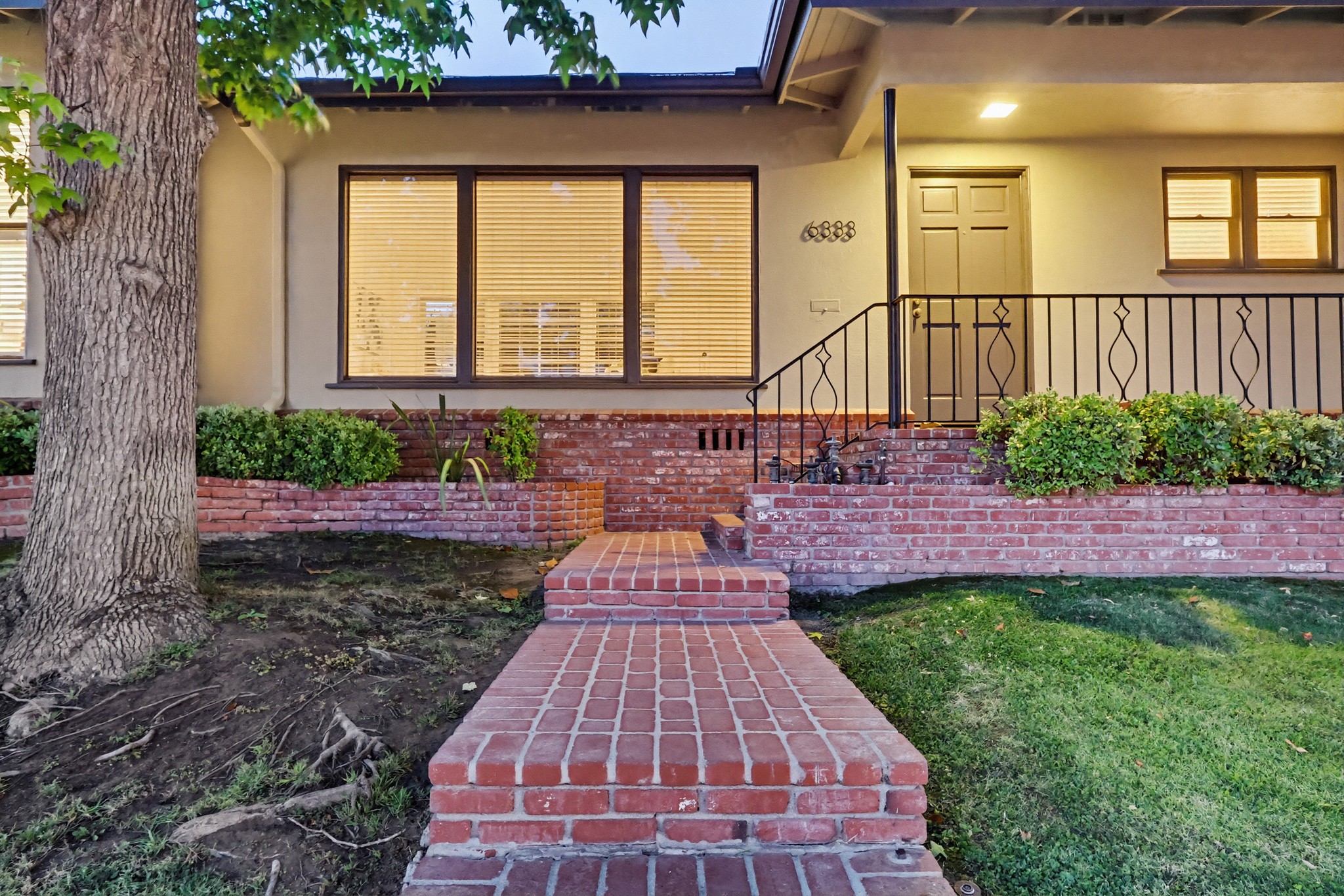 Virtual tour photo 11 of 101 for 6333 W 77th St