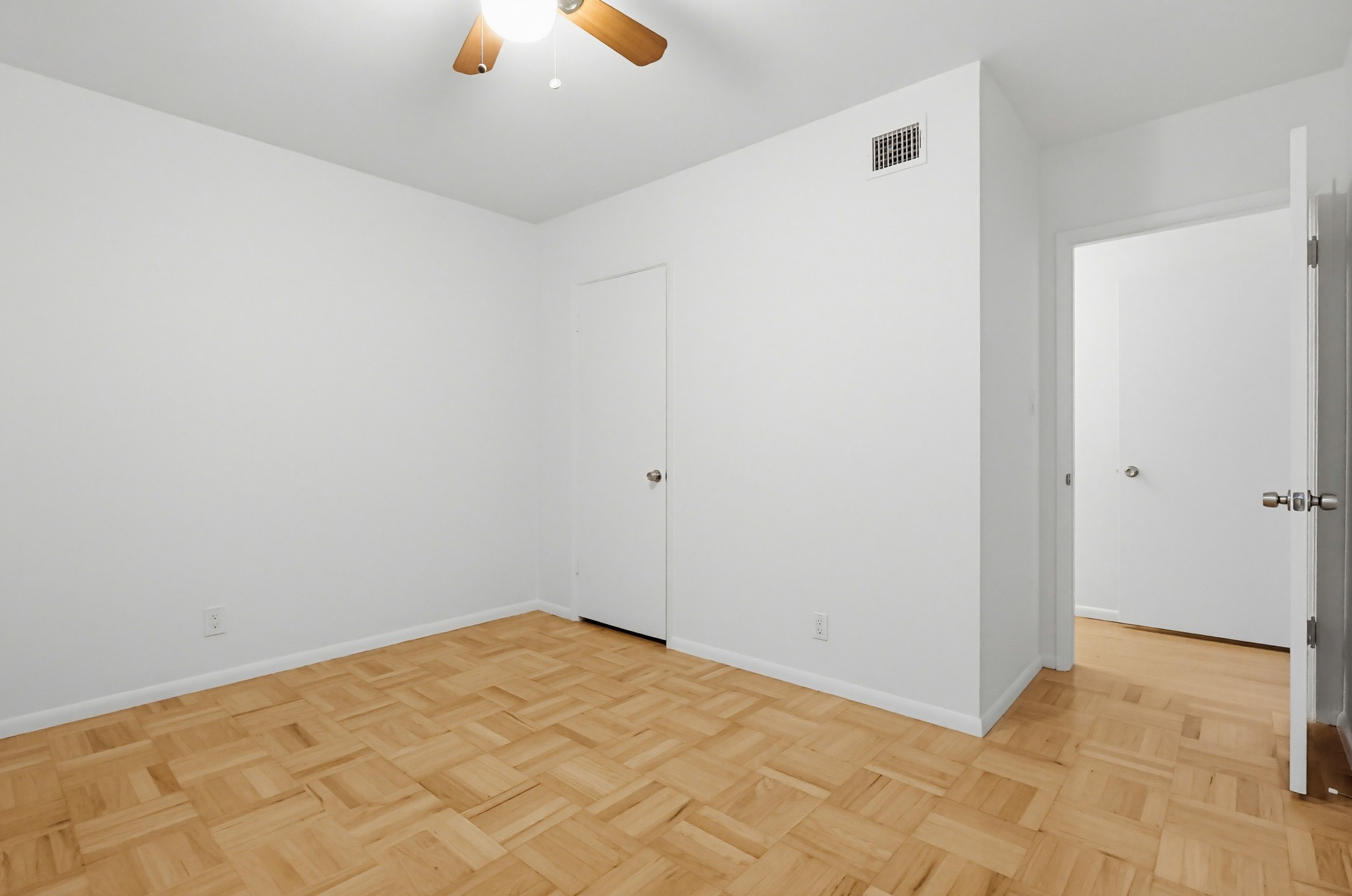 Virtual tour photo 57 of 101 for 6333 W 77th St