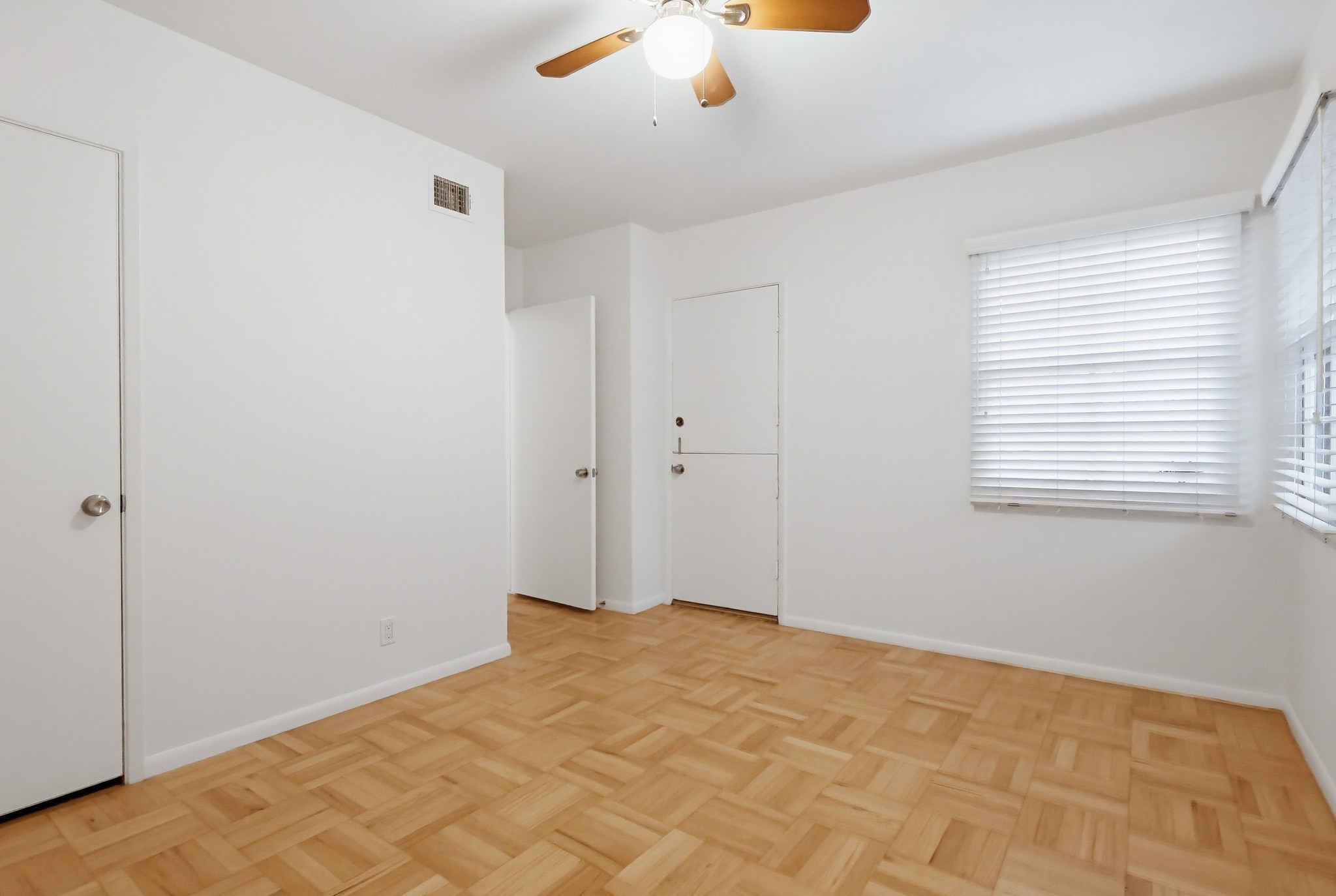 Virtual tour photo 58 of 101 for 6333 W 77th St