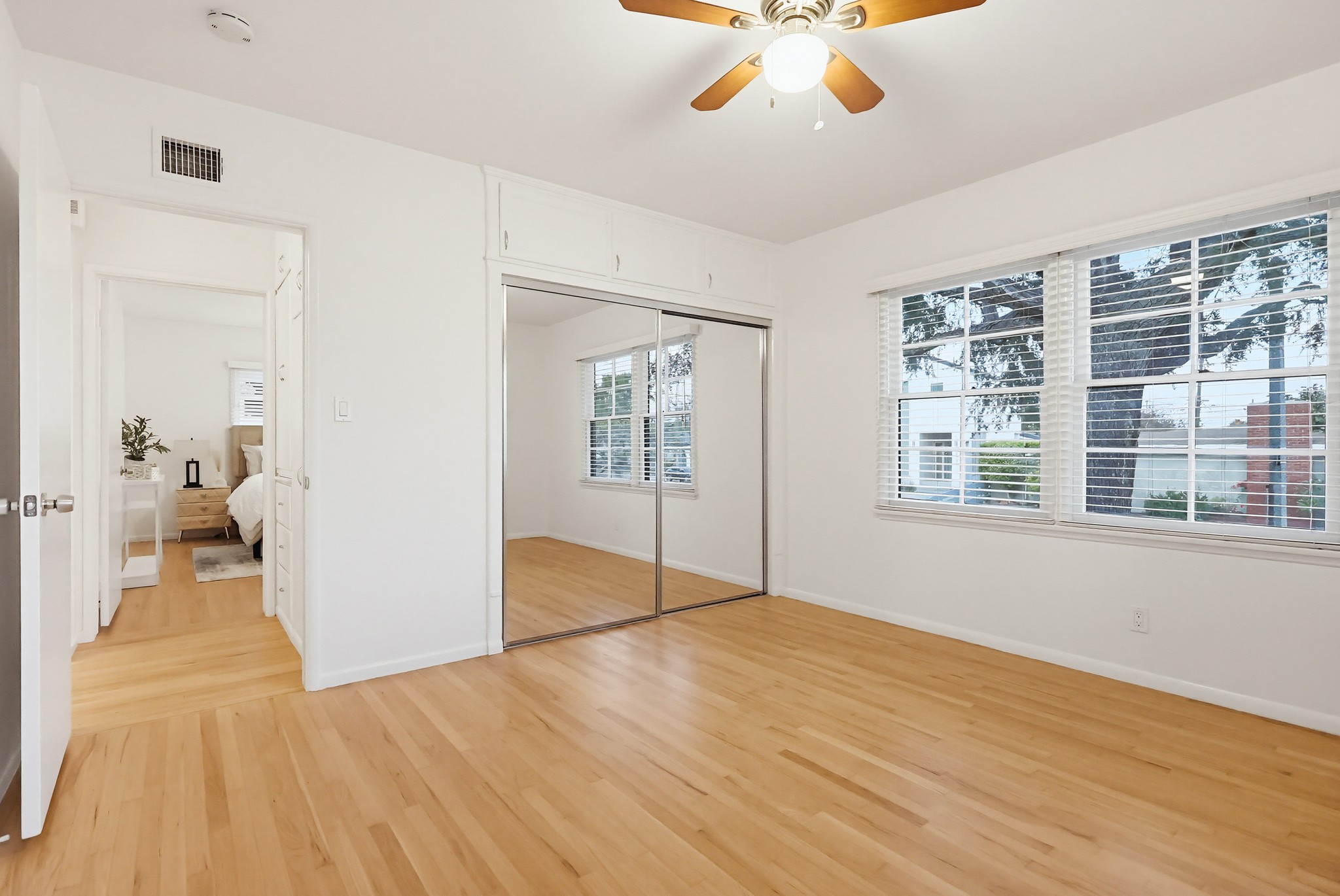 Virtual tour photo 67 of 101 for 6333 W 77th St