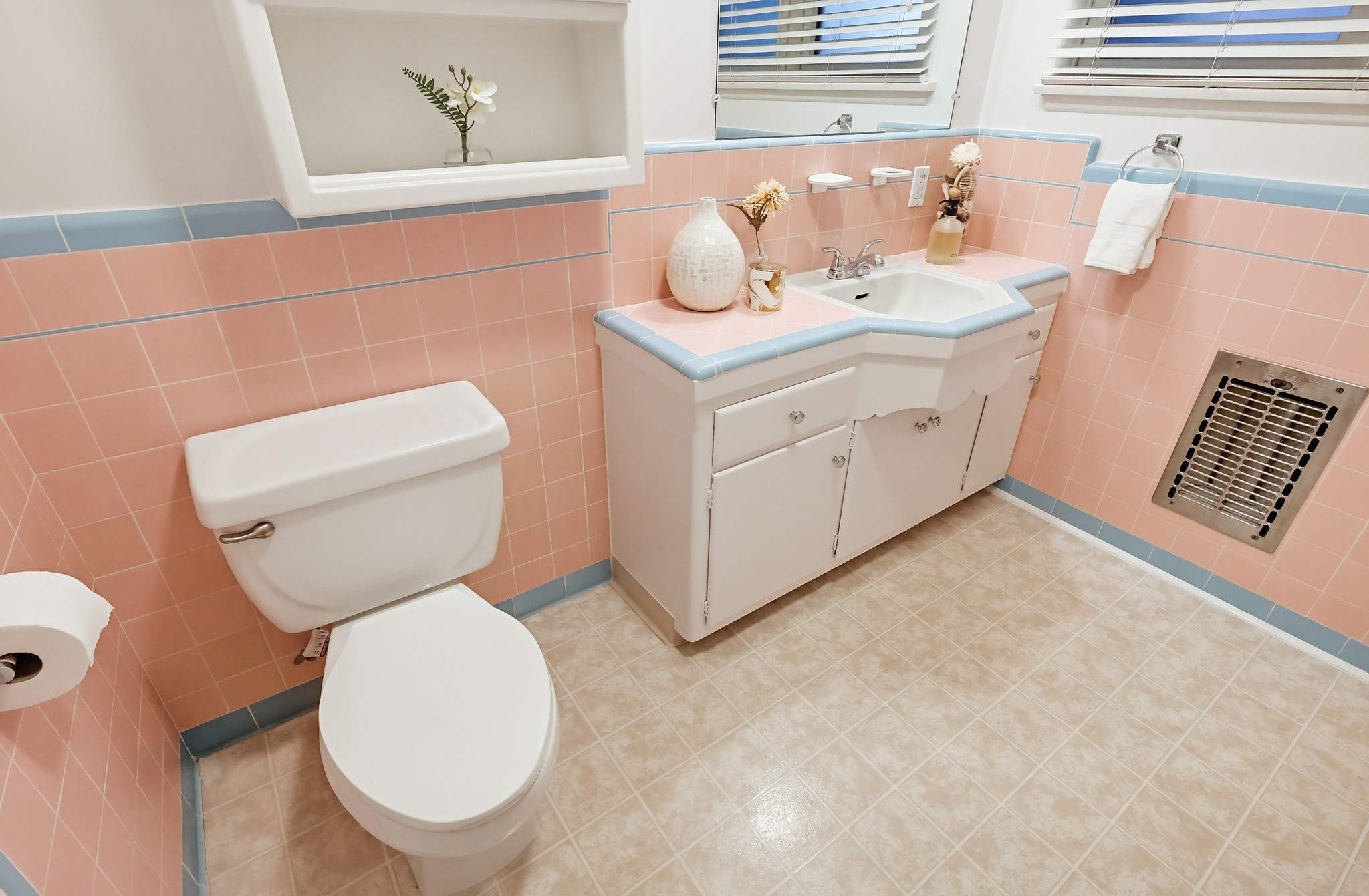 Virtual tour photo 75 of 101 for 6333 W 77th St