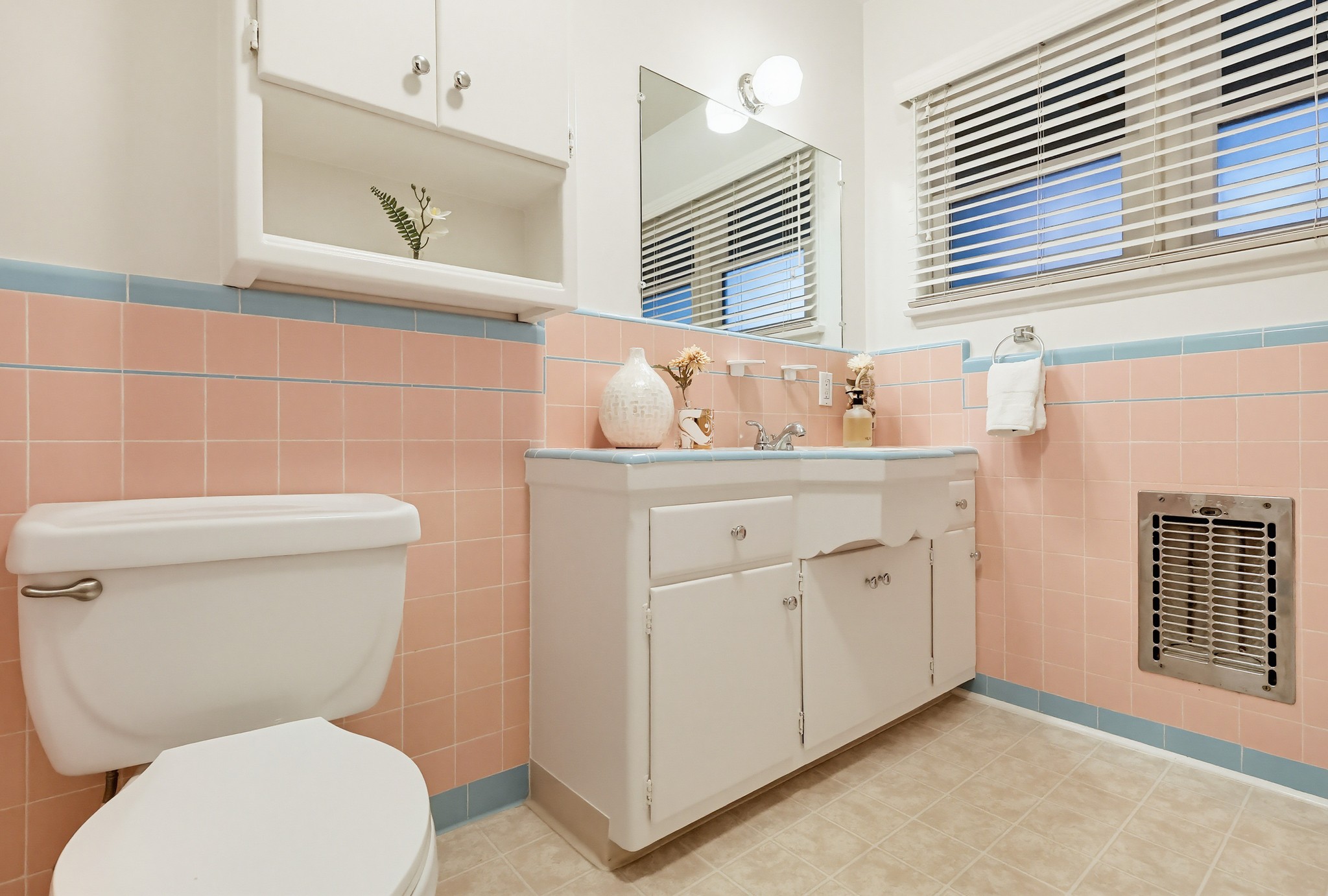 Virtual tour photo 76 of 101 for 6333 W 77th St