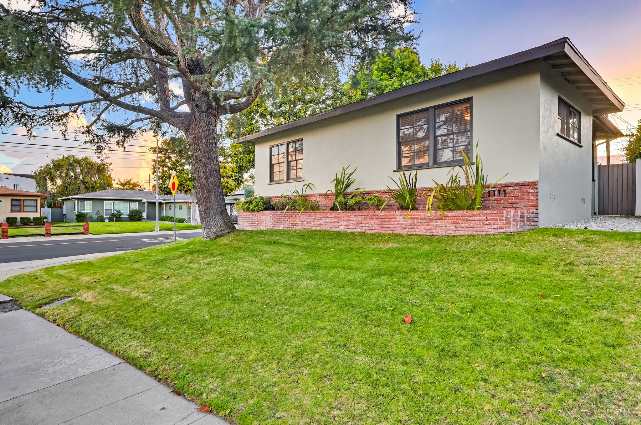 Virtual tour photo 87 of 101 for 6333 W 77th St