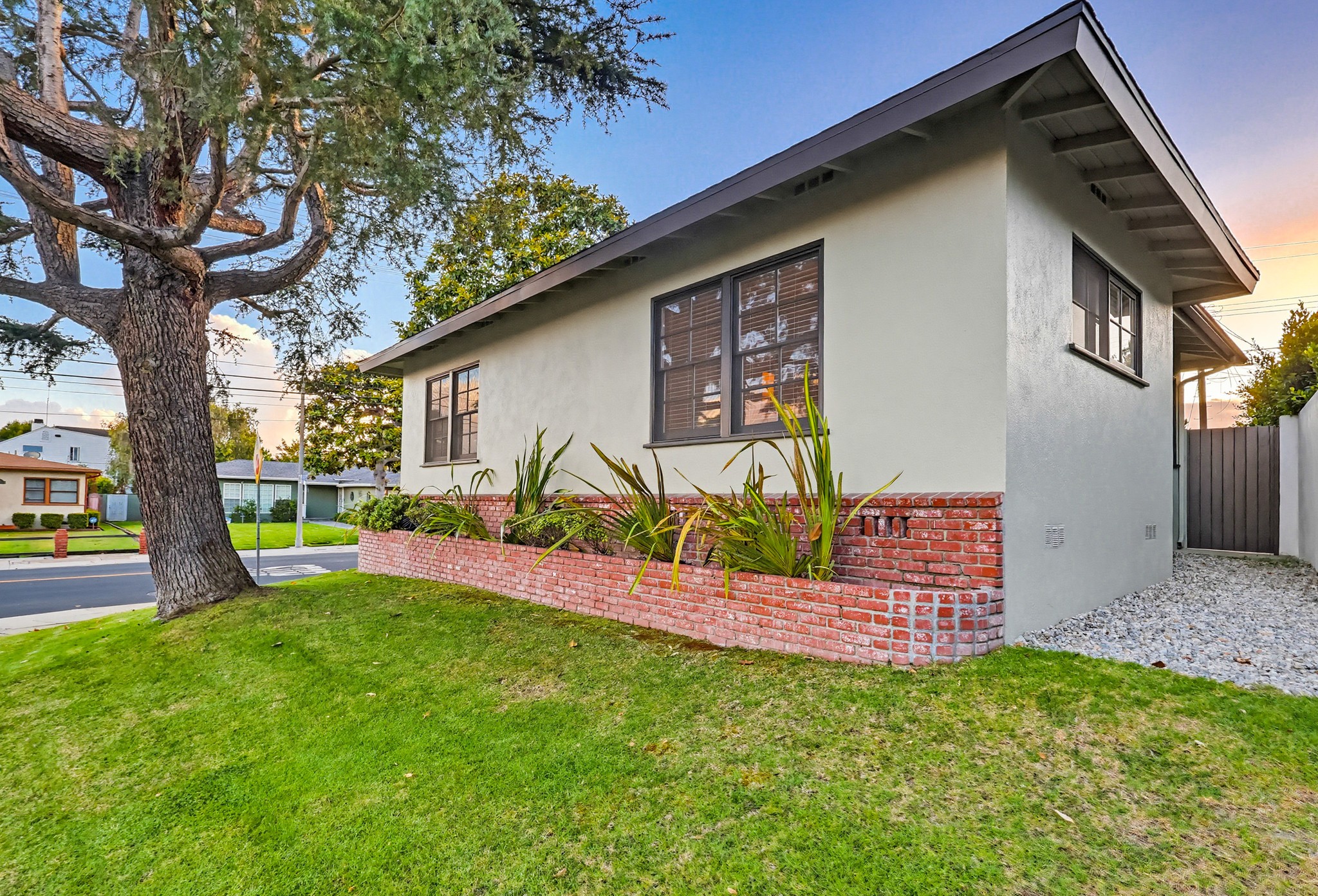 Virtual tour photo 88 of 101 for 6333 W 77th St
