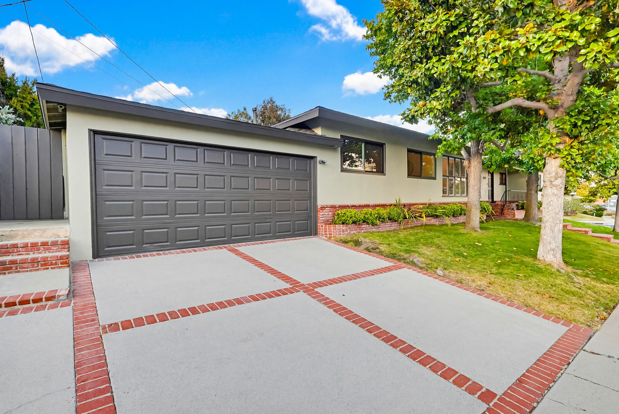Virtual tour photo 90 of 101 for 6333 W 77th St