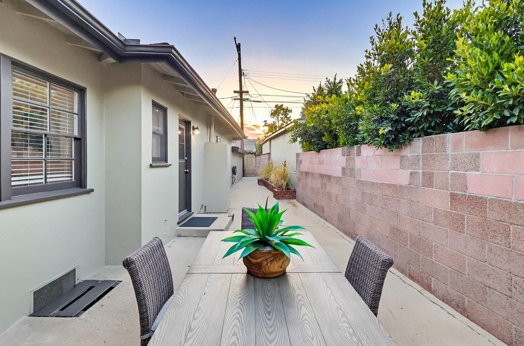 Virtual tour photo 96 of 101 for 6333 W 77th St