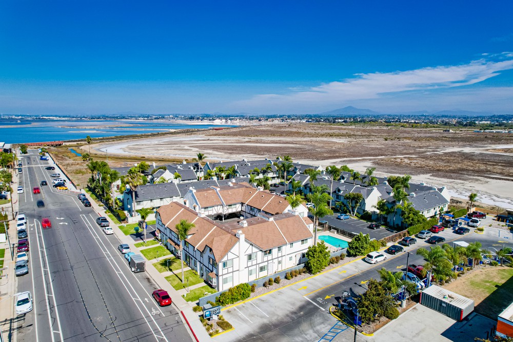 Virtual tour photo 1 of 29 for 635 13th St