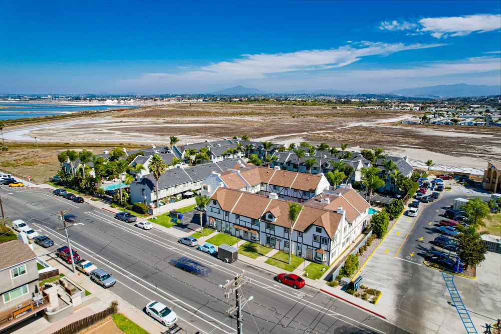 Virtual tour photo 3 of 29 for 635 13th St