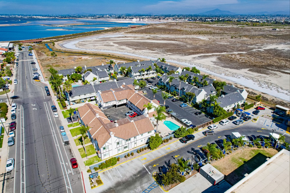 Virtual tour photo 9 of 29 for 635 13th St