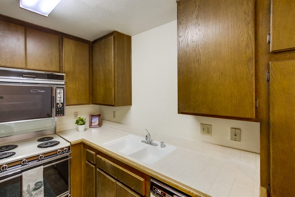 Virtual tour photo 11 of 21 for 6350 Genessee Ave #119