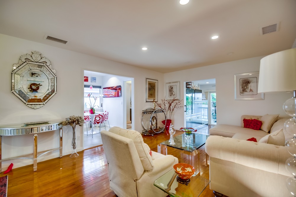 Virtual tour photo 12 of 56 for 6354 Winona Ave