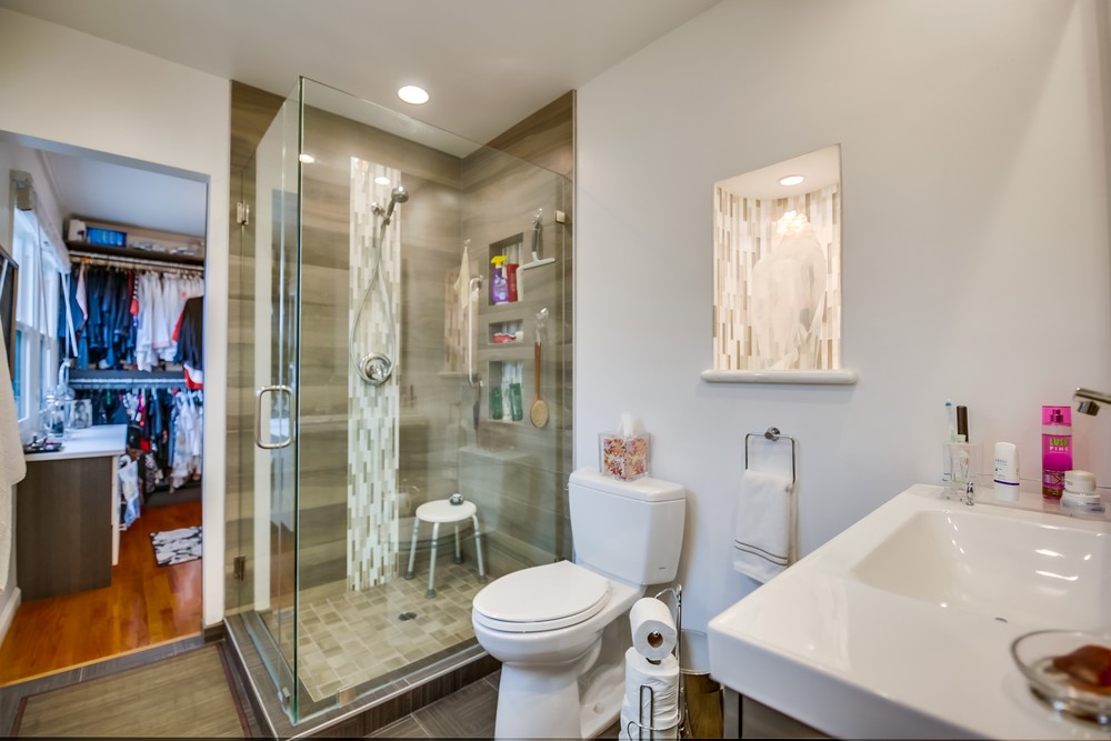 Virtual tour photo 32 of 56 for 6354 Winona Ave