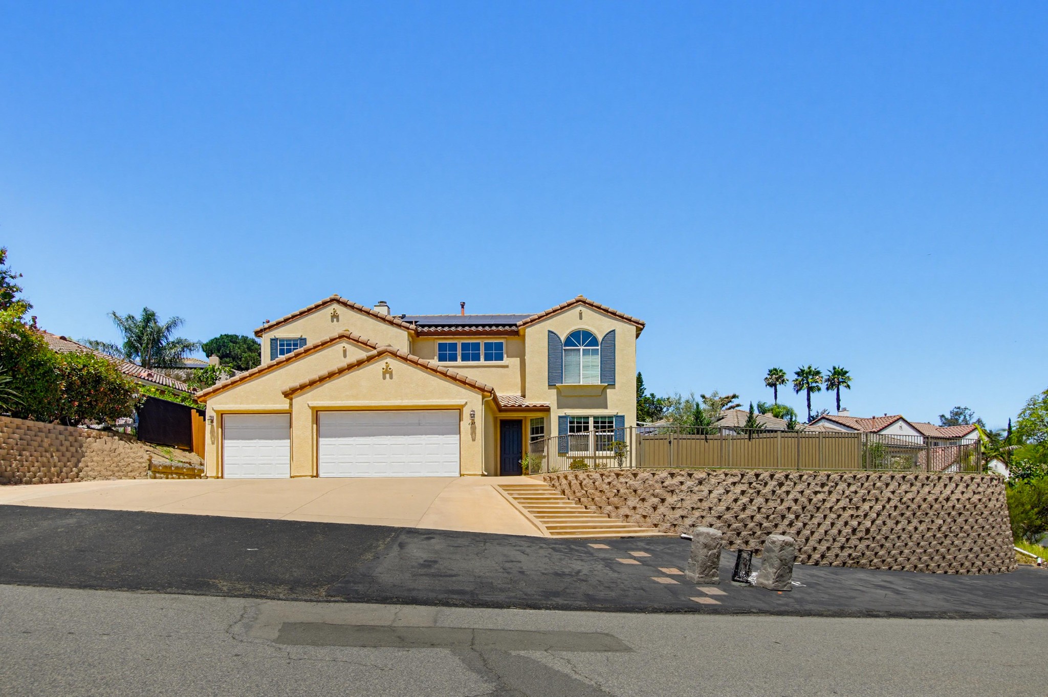 Virtual tour photo 1 of 72 for 637 Oak Glade Dr