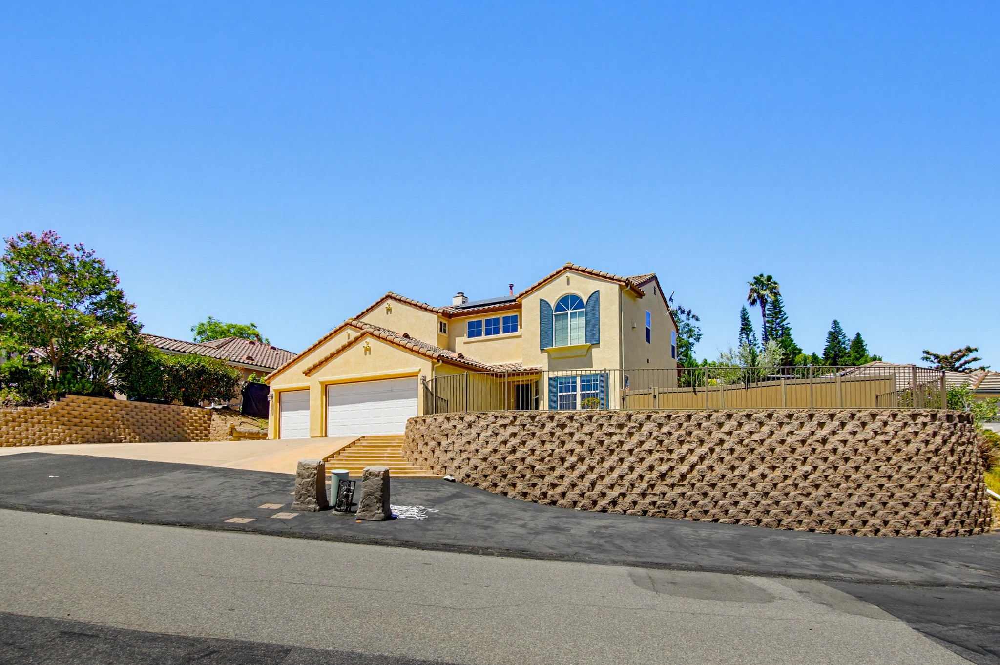 Virtual tour photo 3 of 72 for 637 Oak Glade Dr