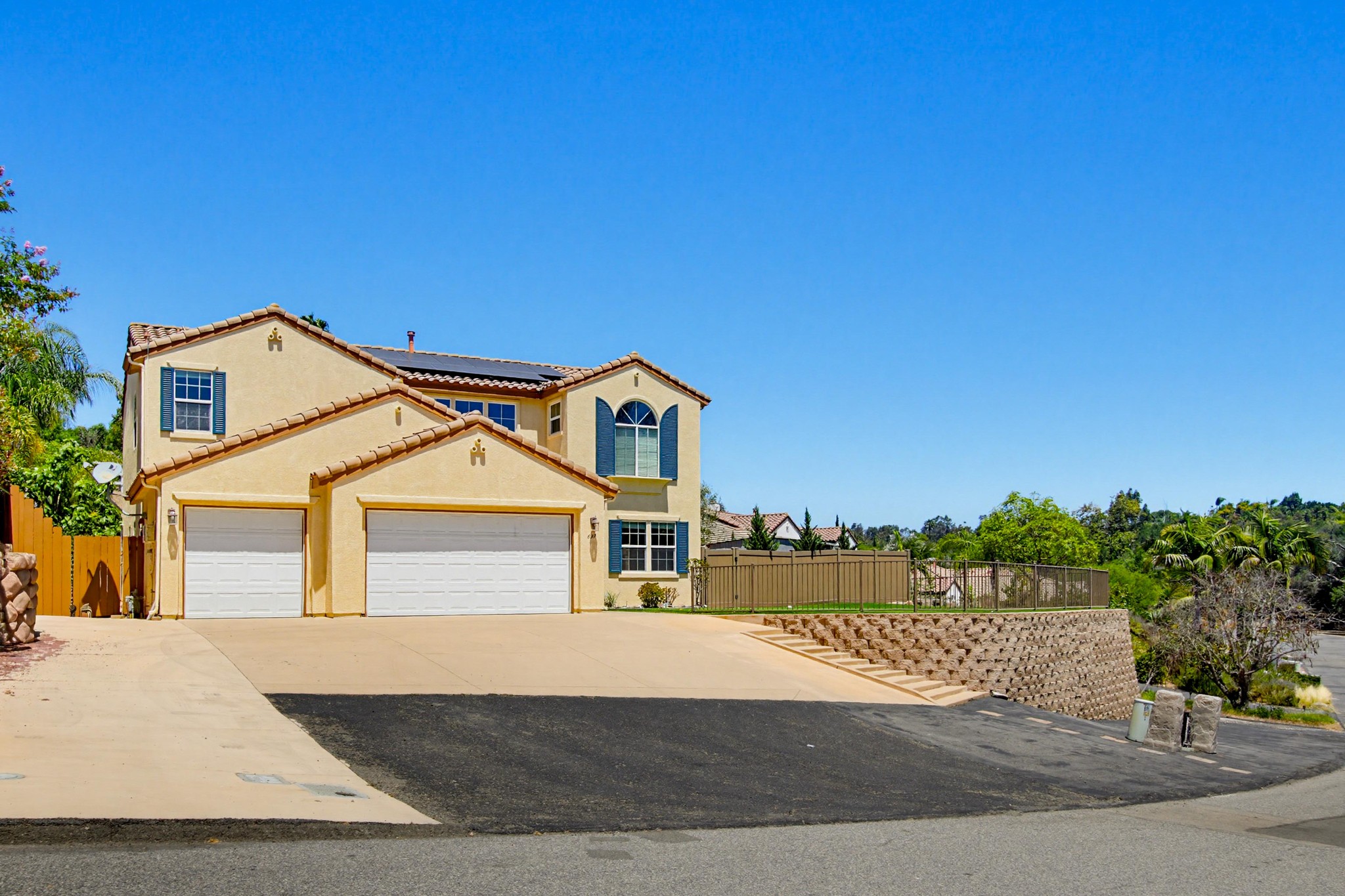 Virtual tour photo 5 of 72 for 637 Oak Glade Dr